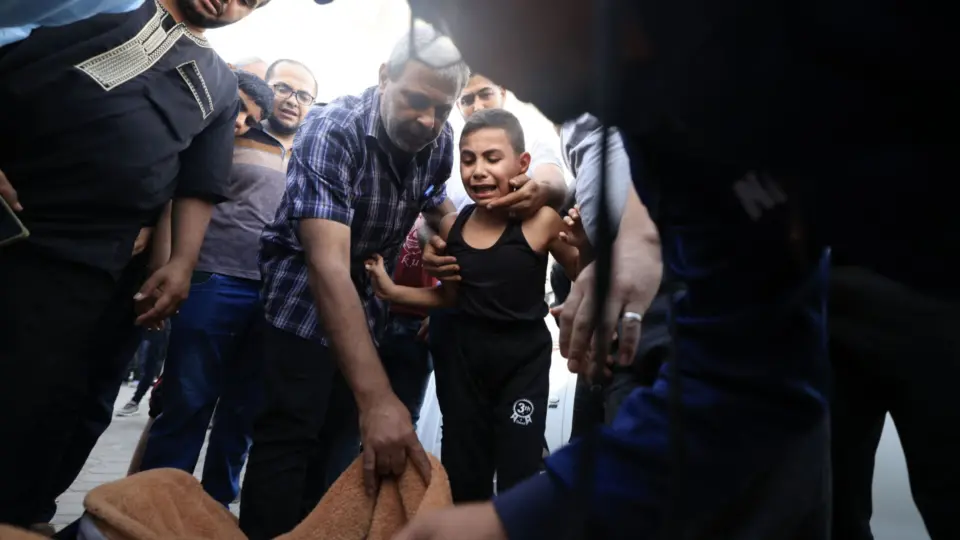 Mais de um terço dos mortos por Israel em Gaza são crianças ou adolescentes