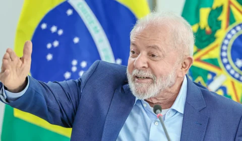 Lula discute com ministros e lideranças pauta para elevar a arrecadação