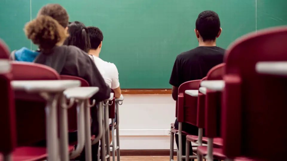 Lei que cria ‘poupança’ para alunos do Ensino Médio é aprovada no Senado