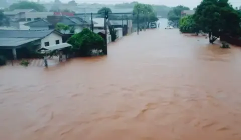 Tempestade causa enchentes no Paraná; veja previsão