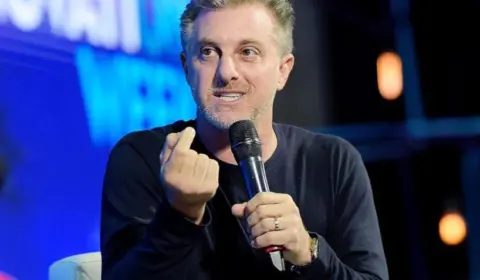 Depois de criticar, Luciano Huck elogia diplomacia brasileira na guerra