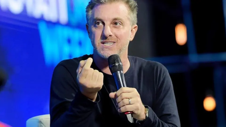 Depois de criticar, Luciano Huck elogia diplomacia brasileira na guerra