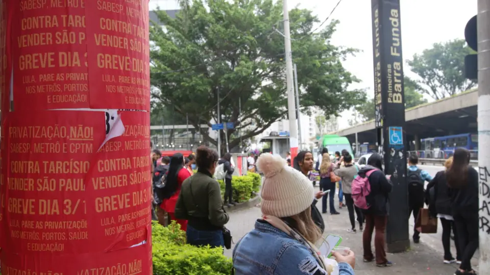 Tarcísio diz que greve no metrô, trens e Sabesp é ilegal e vai contra decisão do TRT