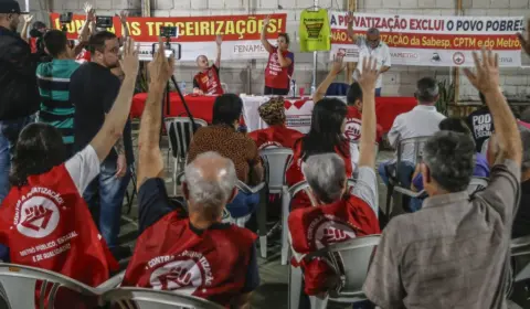 Greve de metroviários em São Paulo termina após trabalhadores realizarem assembleia