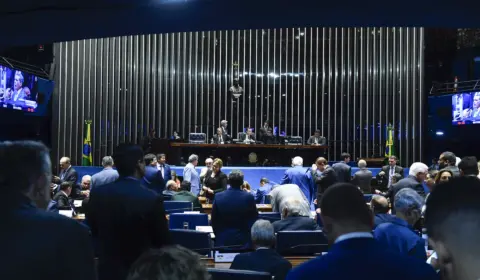 Plenário do Senado aprova em dois turnos a PEC da reforma tributária