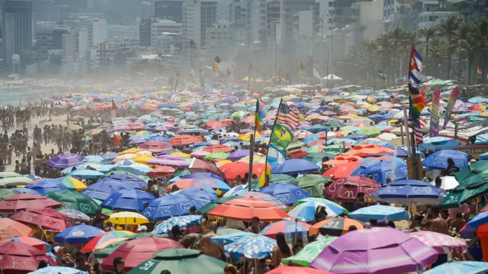 Verão se despede com calor recorde em RJ e SP e alto risco de temporais