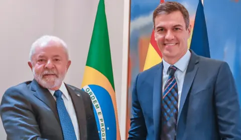 Lula conversa com o presidente da Espanha, Pedro Sánchez, sobre acordo Mercosul e UE