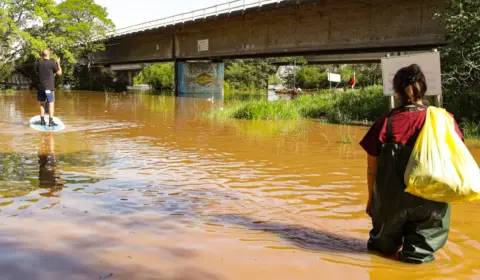 Guaíba registra maior cheia em 82 anos e Porto Alegre entra em situação emergência