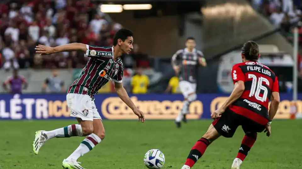 Fla enfrenta Flu no Maracanã de olho no título Brasileiro