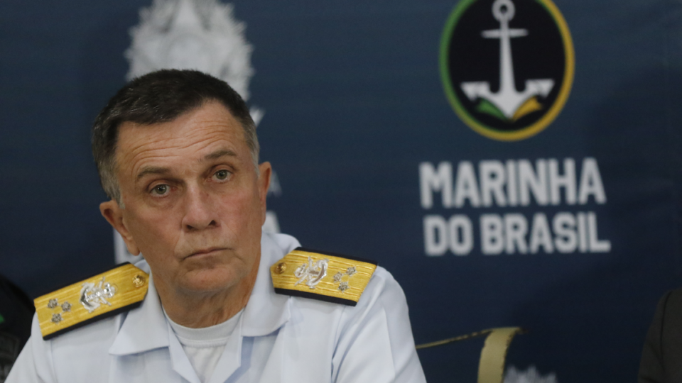 ‘Crime tem interligação entre os portos de Santos e RJ’, diz comandante da Marinha