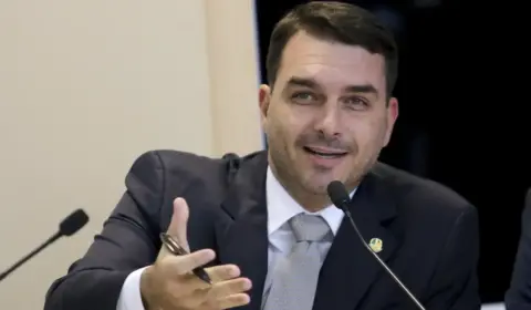 Justiça do DF rejeita decisão que livrou Flávio Bolsonaro em caso da mansão de R$ 6 mi