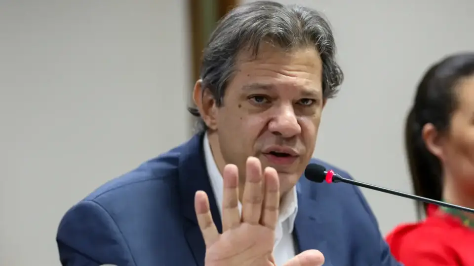 Diesel vai sofrer reoneração, mas Haddad afirma que preço do litro não deve subir