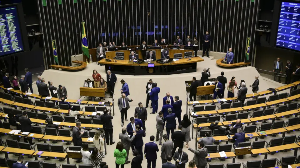 Congresso aprova LDO 2024 com meta fiscal zero e R$ 48 bi em emendas