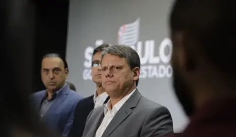 Tarcísio deu 5 vezes mais emendas a deputados a favor de privatizar a Sabesp