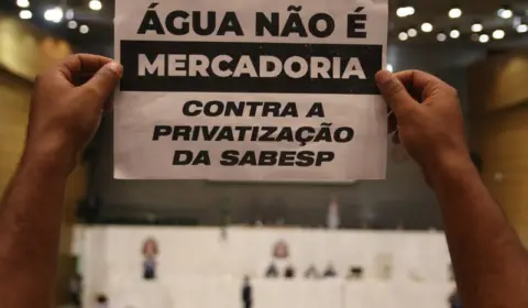 Em votação única e acelerada, Alesp aprova privatização da Sabesp sob protestos