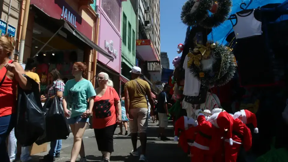 Compras de Natal podem movimentar R$ 74,6 bilhões, indica pesquisa