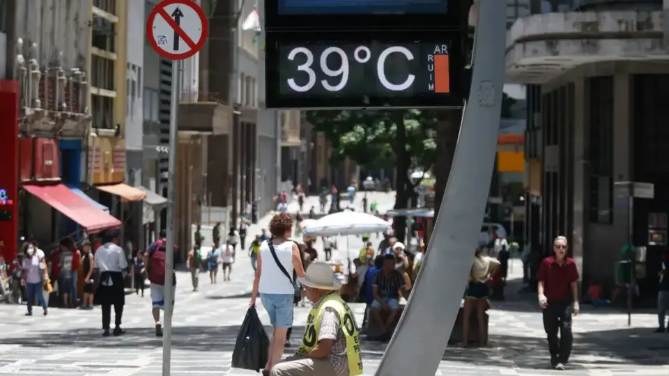 Inmet: temperaturas altas e chuvas marcam terça de carnaval