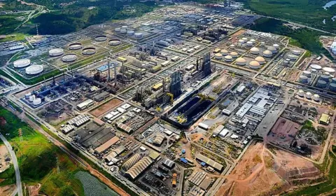 Petrobras vai investigar explosão com quatro feridos na Refinaria Abreu e Lima