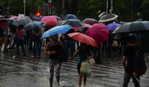 Ciclone mantém tempo chuvoso no RJ e em SP até a próxima semana, diz Inmet