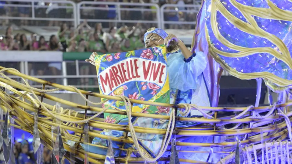 Enredo da Portela denunciou racismo e emocionou o Sambódromo