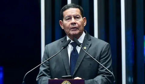 PSOL vai à Justiça por discurso de Mourão que incita militares contra PF