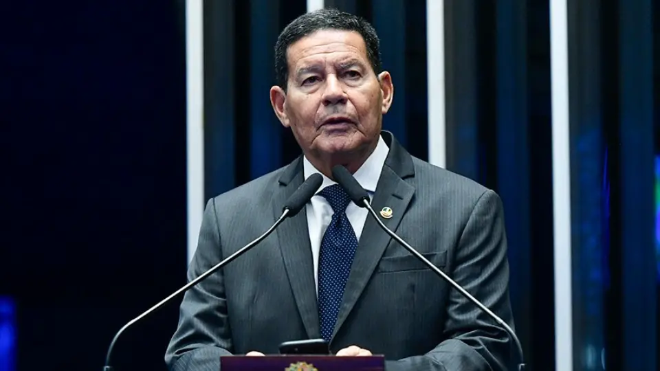 PSOL vai à Justiça por discurso de Mourão que incita militares contra PF