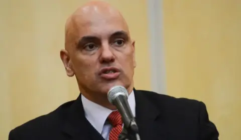 Moraes nega pedido de Bolsonaro e diz que PF pode manter depoimento sobre golpe