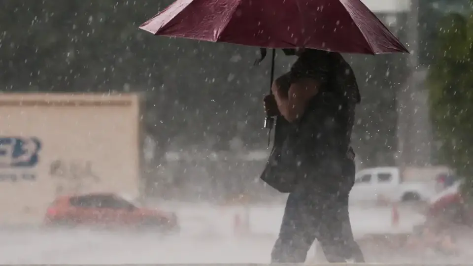 Frente fria e ciclone devem levar muita chuva ao Sul; veja a previsão do tempo para o país nesta semana