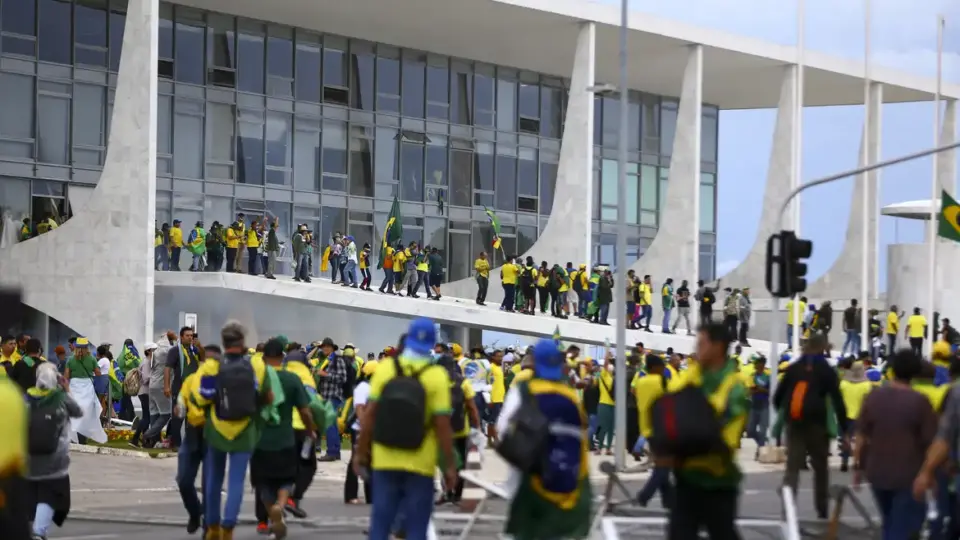 Membros da PMDF teriam destruído relatório de inteligência sobre 8/1