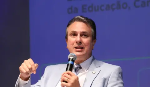 Ministro da Educação diz que vai lançar Pé-de-Meia universitário em 2025