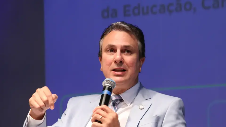 Ministro da Educação diz que vai lançar Pé-de-Meia universitário em 2025