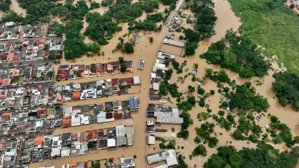 Quase um mês após 1ª chuva forte, RS ainda soma milhares sem luz e sem aulas