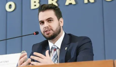 PGR recomenda soltar Filipe Martins, aliado de Bolsonaro, mas sem passaporte