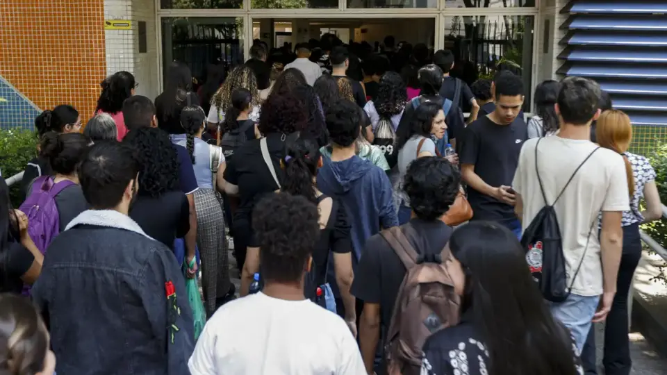 Pé-de-Meia: estudantes poderão consultar programa partir de quarta-feira