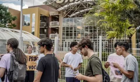 Pé-de-Meia: pagamento de bolsa para alunos do ensino médio começa dia 26