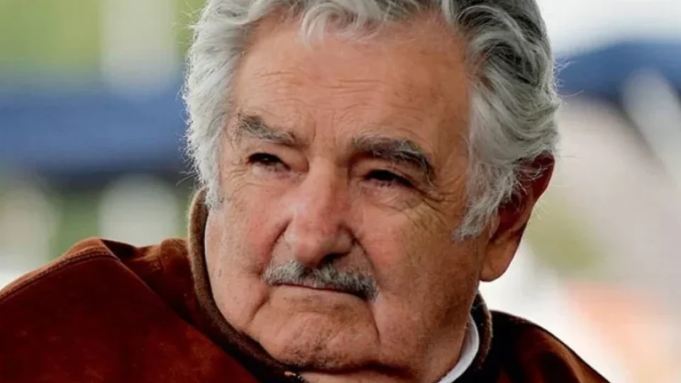 Personalidades brasileiras demonstram solidariedade a Mujica após anúncio de câncer