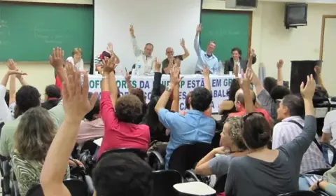 Greve: servidores da Educação devem receber hoje proposta de reajuste salarial