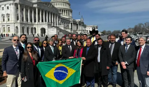 Bolsonaristas nos EUA articulam com republicanos punição ao Brasil