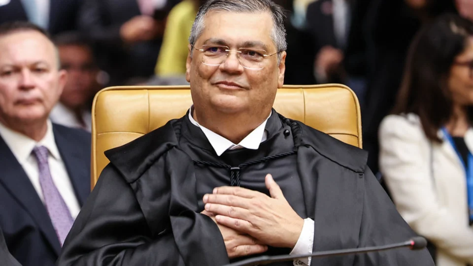 Por unanimidade, STF mantém suspensa execução de emendas impositivas