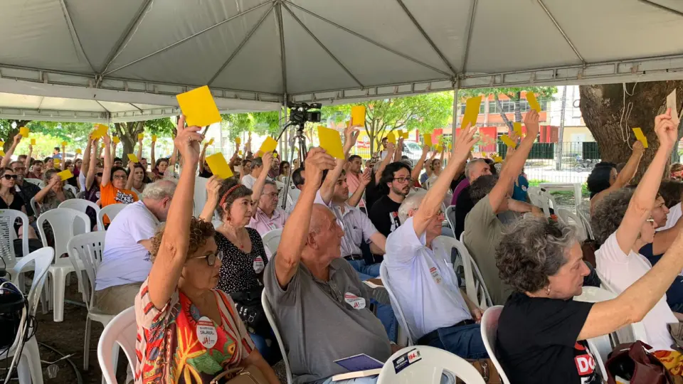 Sindicatos entram em conflito, mas greve de professores federais pode acabar na segunda (27)