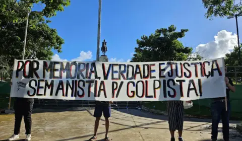 Levante Popular da Juventude promove escracho a golpistas do 8/1