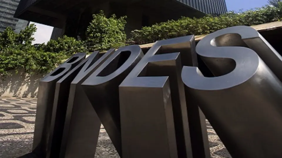 BNDES divulga edital de concurso com 150 vagas e salários de R$ 20,9 mil