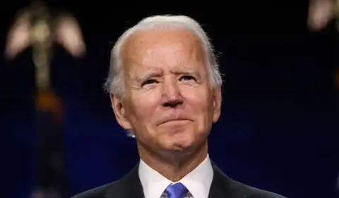 Após mais gafes de Biden, nome de Kamala ganha força para substituí-lo na eleição