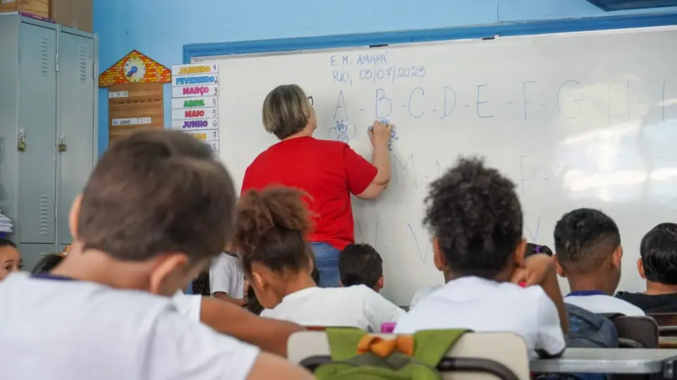 Novas regras: professor de SP receberá bônus se turma melhorar na sua disciplina