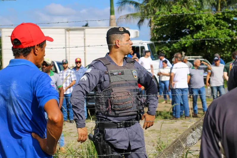 Relatório da CPT destaca aumento da violência praticada por governos estaduais e da contaminação por agrotóxicos.