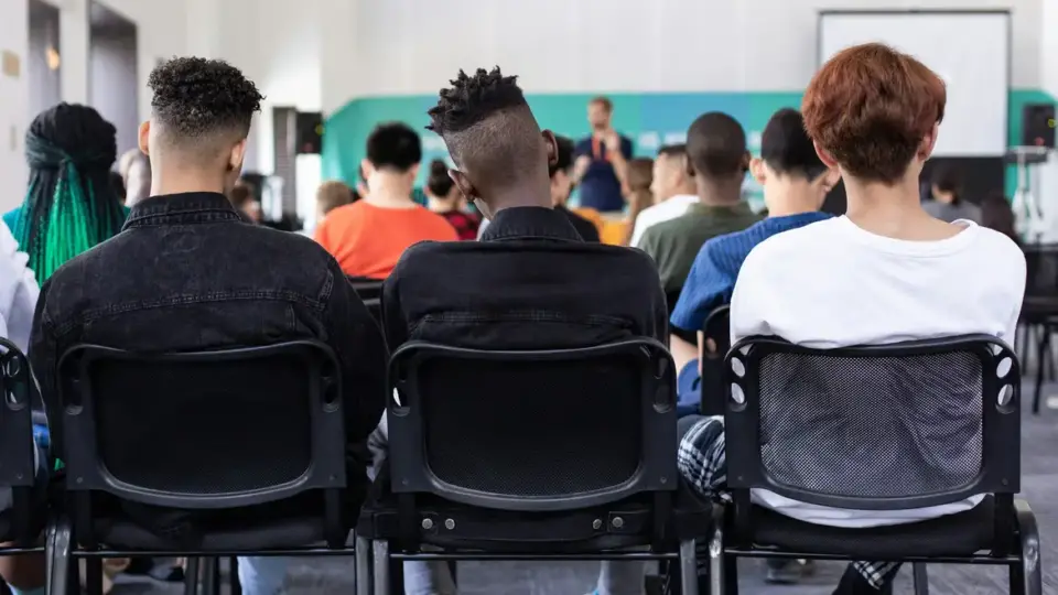 Estudo mostra que escolas com mais alunos negros têm piores estruturas