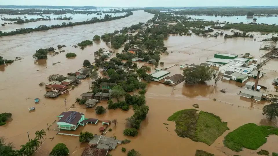 Deputado diz que Eduardo Leite ignorou relatório sobre prevenção de tragédias climáticas