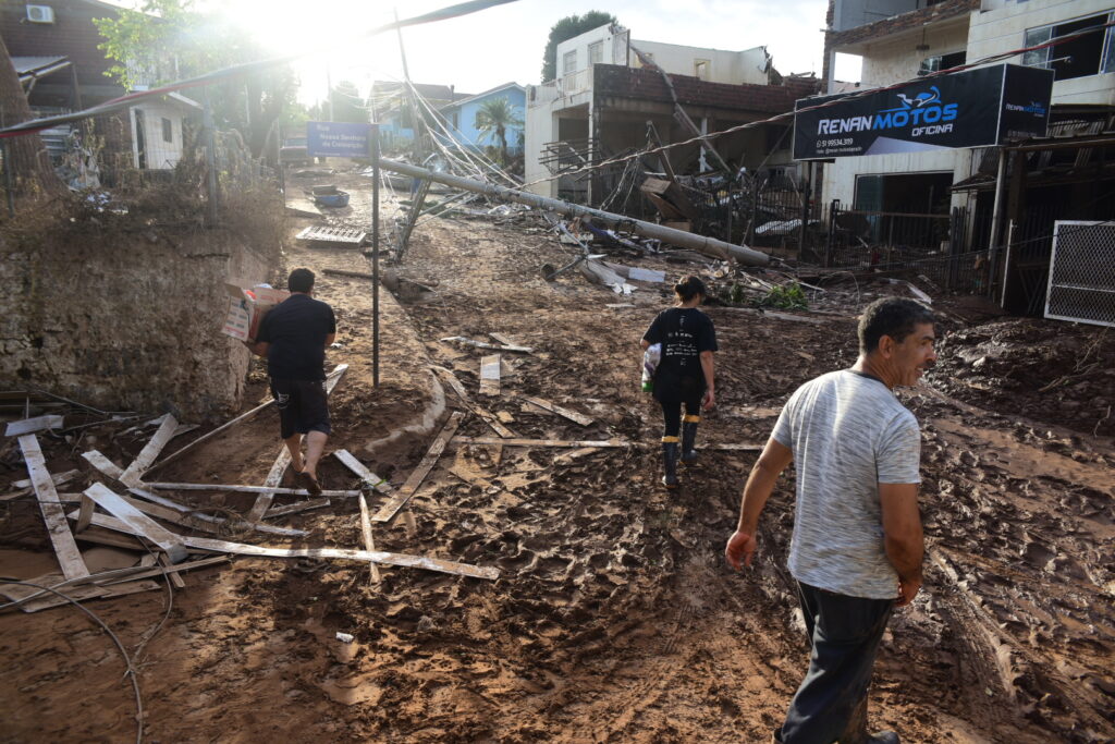 Destruição causada pelos temporais e enchentes em Cruzeiro do Sul (Diogo Zanatta/ICL Notícias)