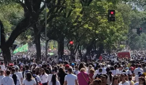 Fiéis lotam região central de SP e apóstolo pede oração para Ricardo Nunes em Marcha para Jesus