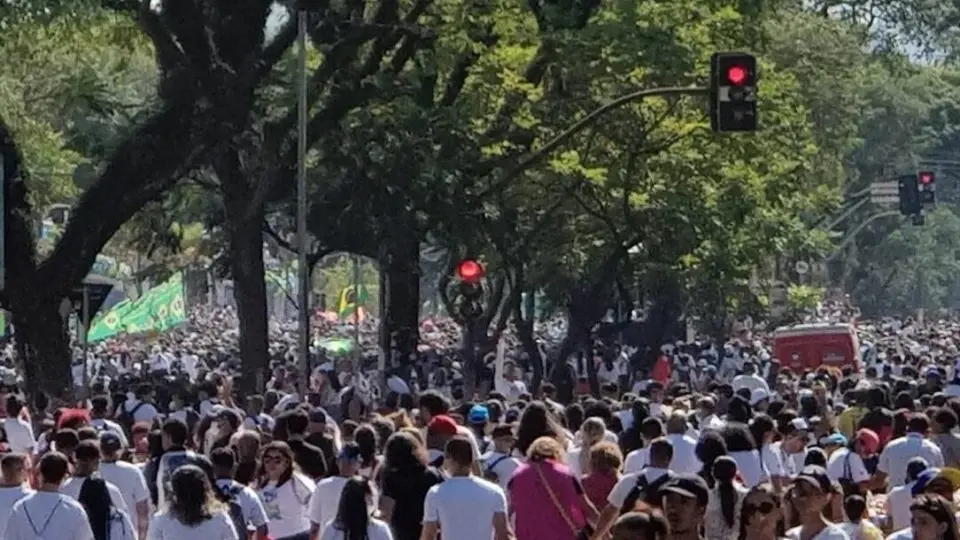 Fiéis lotam região central de SP e apóstolo pede oração para Ricardo Nunes em Marcha para Jesus